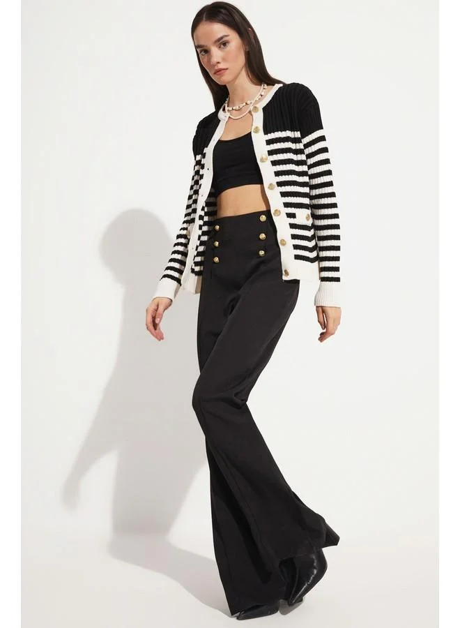 جون June Exclusive Button Detailed Trousers