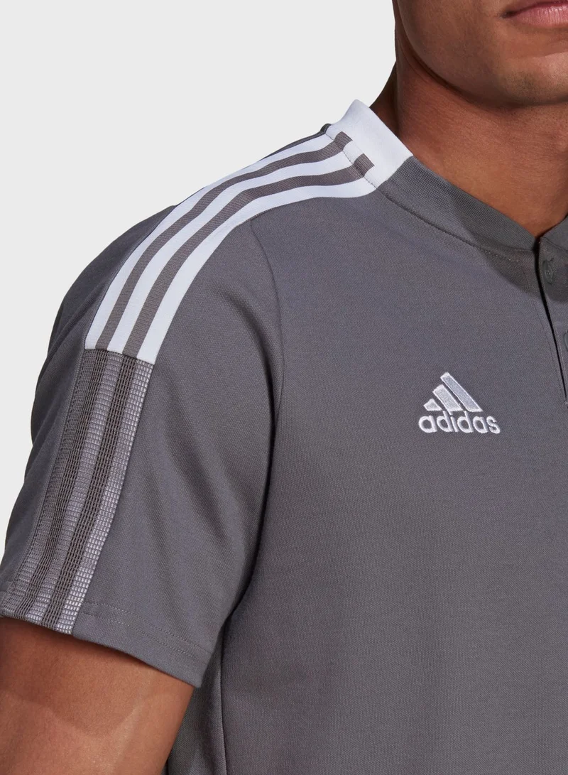 adidas تيشيرت بخطوط الماركة