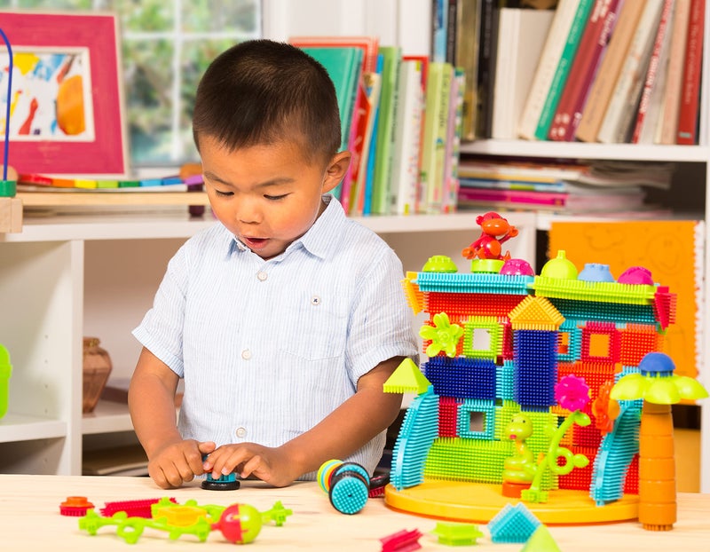 Battat â€“ Bristle Blocks â€“ STEM Interlocking Building Blocks â€“ 50 Pieces Playset â€“ Developmental Toys for Toddlers & Kids â€“ Basic Builder Bucket â€“ 2+ Years - Image 3