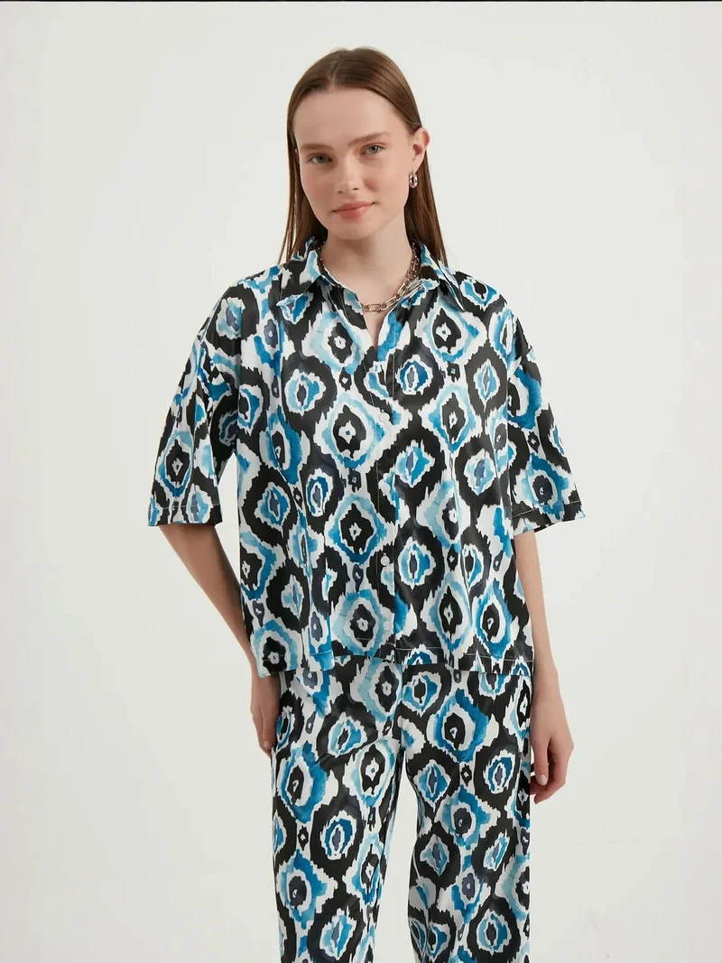 زوبعة قميص ساتان بأكمام قصيرة فضفاض بوهيمي