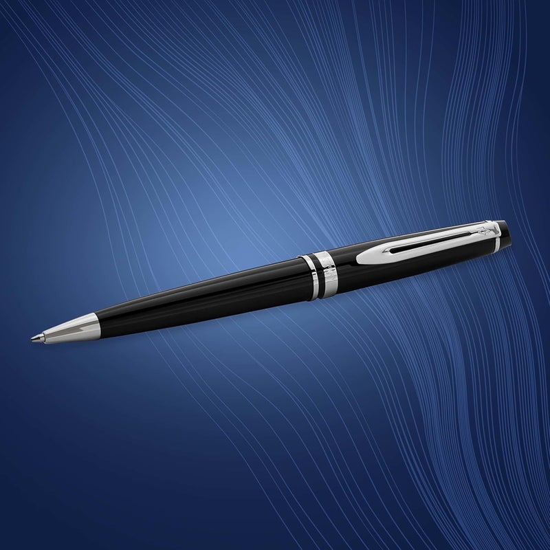 Waterman قلم حبر جاف ووترمان إكسبيرت باللون الأسود اللامع مع تفاصيل بالكروم - Cartridge حبر أزرق بقطر متوسط، صندوق هدايا متضمن - Image 5