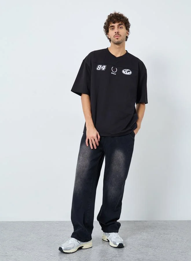 ستايلي تيشيرت بقصة مربعة بطبعة جرافيك