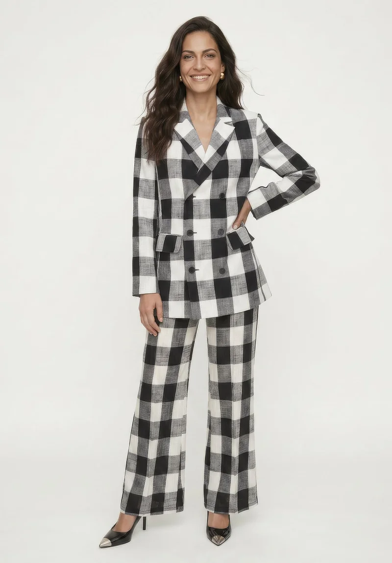 ليلي وليونيل Zena Double Breasted Check Jacket in Black and White