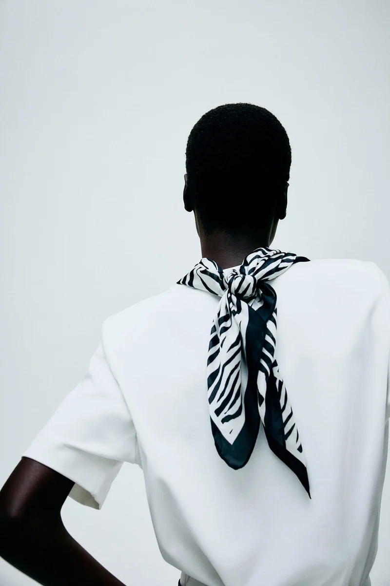 H&M Patterned Scarf