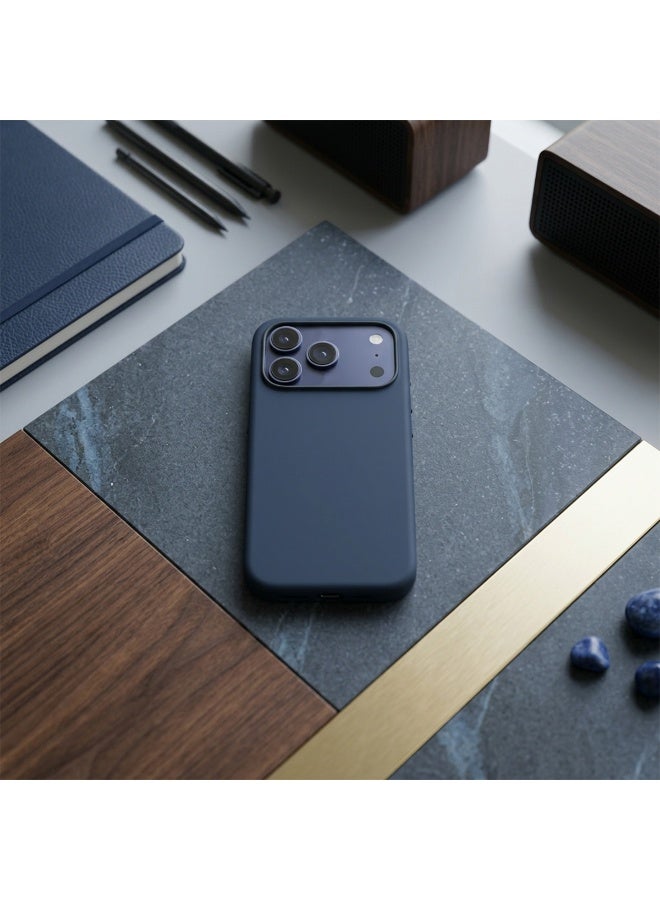 موبكوس جراب Mobcos iPhone 17 Pro باللون الأزرق الداكن وشعار Elite، مصنوع من السيليكون الفاخر، مزود بخاصية الشحن اللاسلكي المغناطيسي | ملمس ناعم كالحرير | حماية فائقة ضد الصدمات بمعايير عسكرية | توافق مغناطيسي قوي | غطاء أنيق وفاخر - Image 5