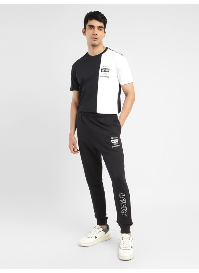 Levi's بنطال رياضي للرجال باللون الأسود بقصة عادية  - Image 1