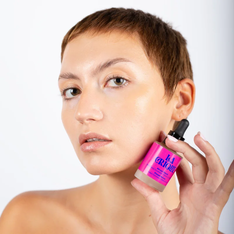 LA CRIQUE Glowing Tinted Serum - 01 Fair