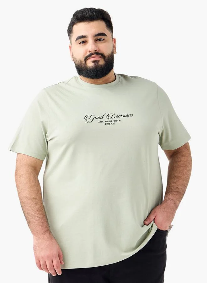 Plus Size Slogan Print T-shirt with Crew Neck and Short Sleeves