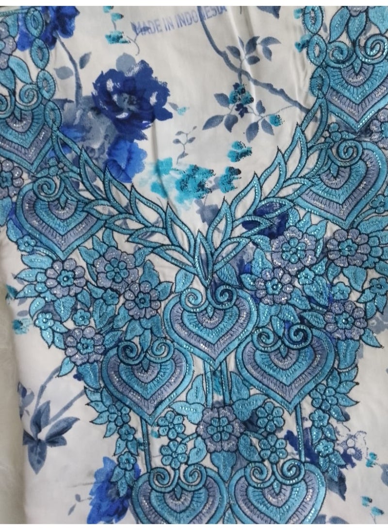 Makhawer made of the finest Indonesian silk with an embroidered design  - Image 3