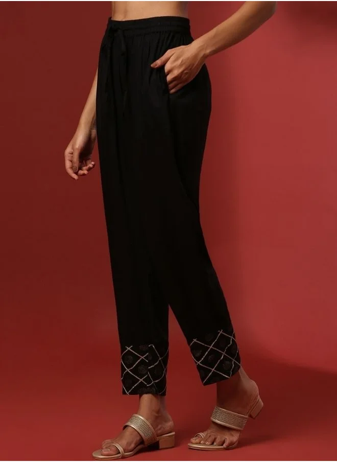 أبهشتي Straight pants with print patch-black