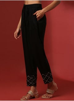 Abhishti Straight pants with print patch-black  - Image 2