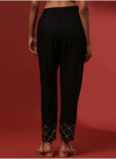 Abhishti Straight pants with print patch-black  - Image 4