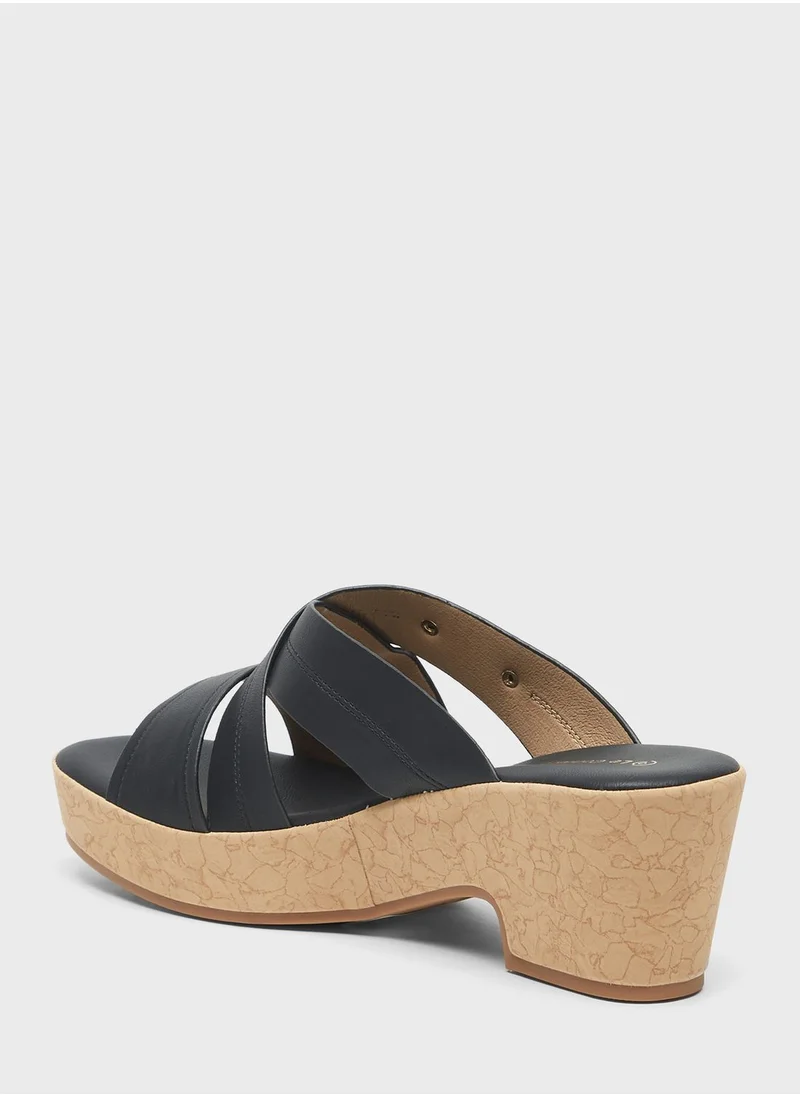 لو كونفورت Ankle Strap Flat Sandals