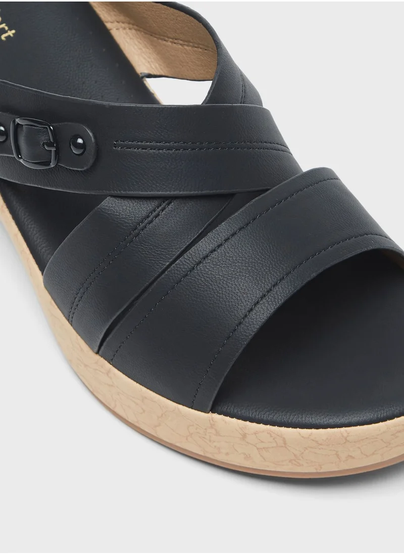 لو كونفورت Ankle Strap Flat Sandals