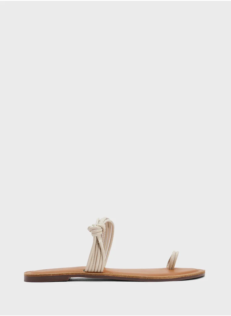 جينجر Casual Toe Post Sandal