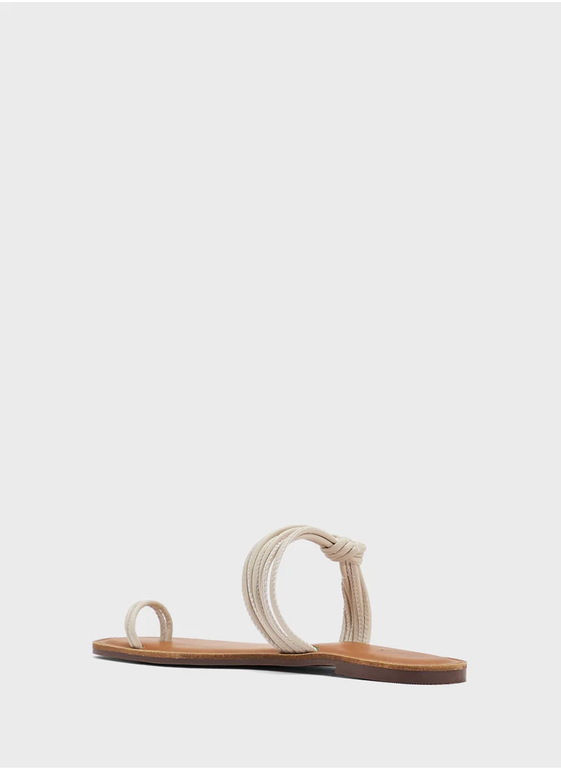 جينجر Casual Toe Post Sandal