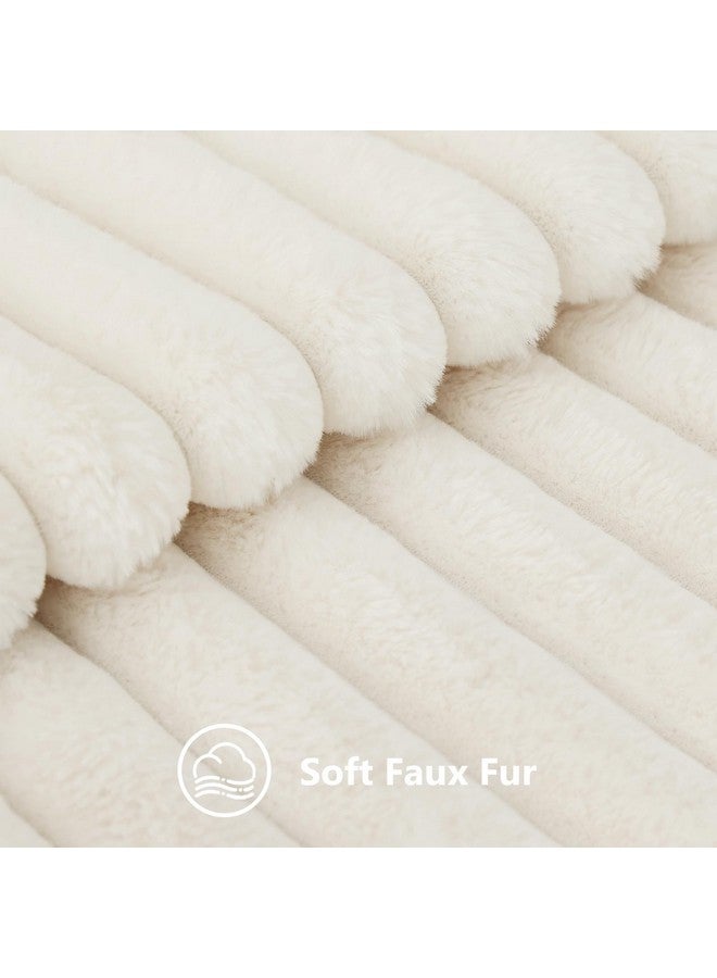 decorUhome أغطية وسائد رمي مزيفة من ديكور يو هوم بفرو صناعي 18x18 مجموعة من 2، أغطية وسائد مخملية ناعمة مزخرفة مخططة للكنبة، السرير، غرفة المعيشة، بيج أبيض - Image 2