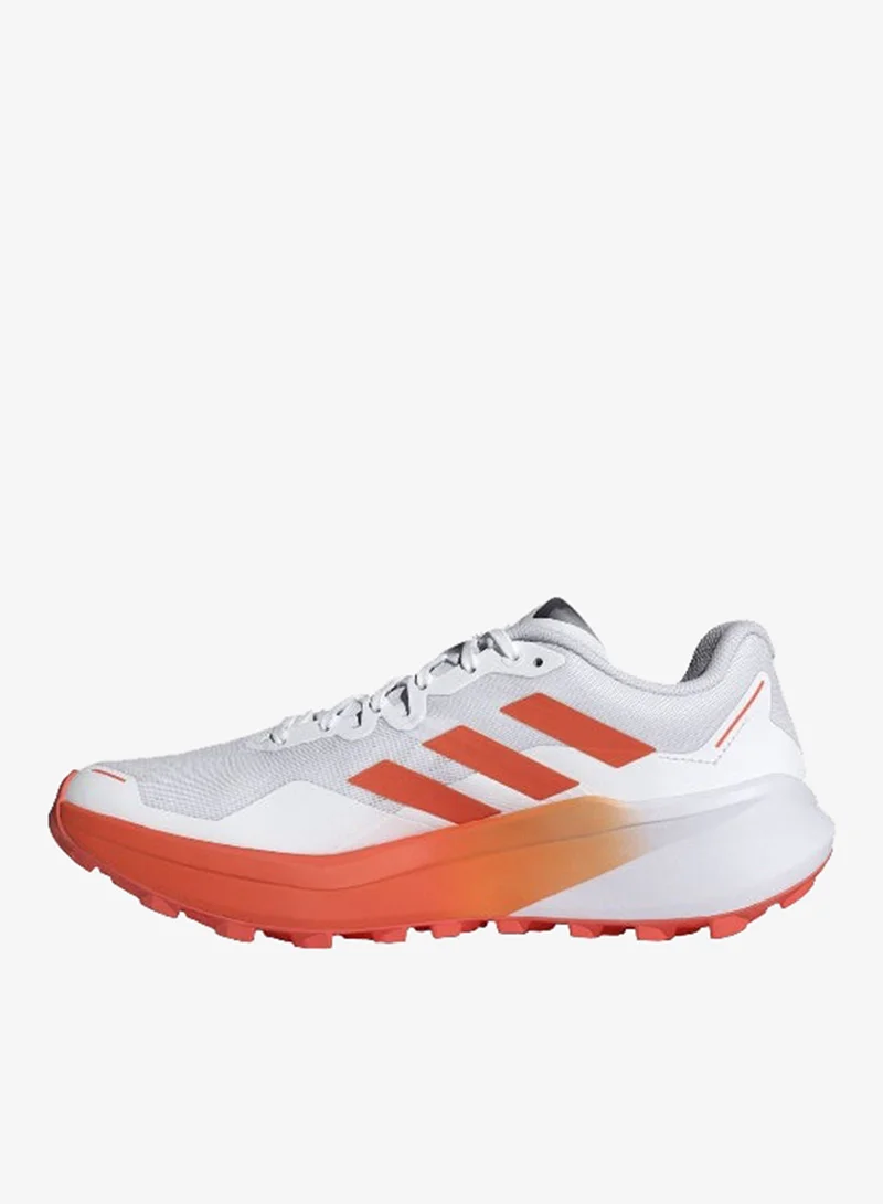 اديداس أحذية تريكس أغرافيك  للرجال للجري في المسارات الوعرة باللون الأبيض