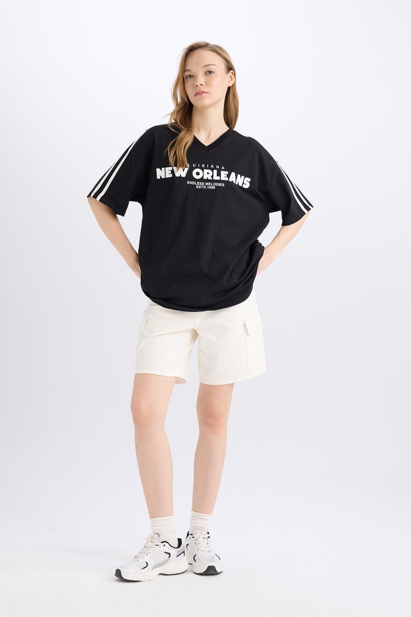 Woman Oversize Fit V-Neck Short Sleeve T-Shirt