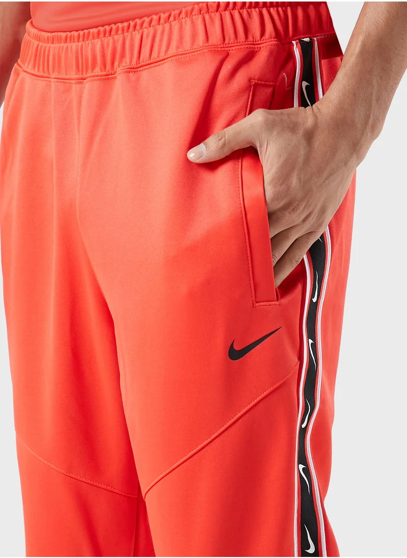 Nike Nsw Repeat Swoosh Sweatpants
