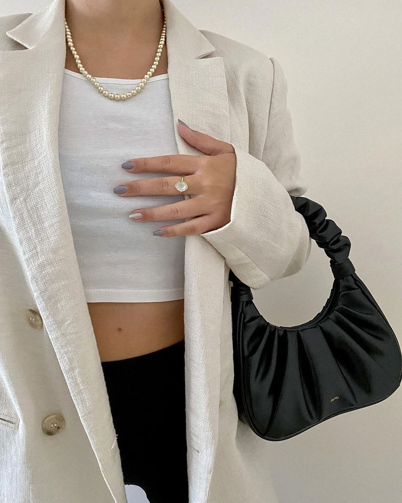 JW PEI حقيبة هوبو نسائية من جي دبليو بي آي - غابي مجعد - سوداء - Image 5