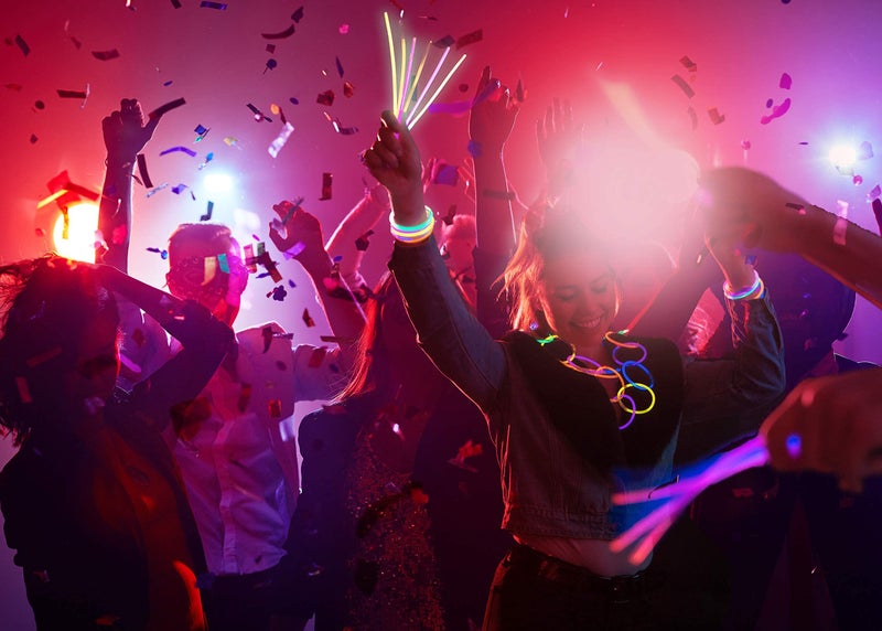 Play22 300 Pc 8â€ Ultra Bright Glow Sticks Bulk Party Pack - Halloween Glow in The Dark Party Favors - Glowsticks Party Supplies Pack Necklaces and Bracelets - Image 4