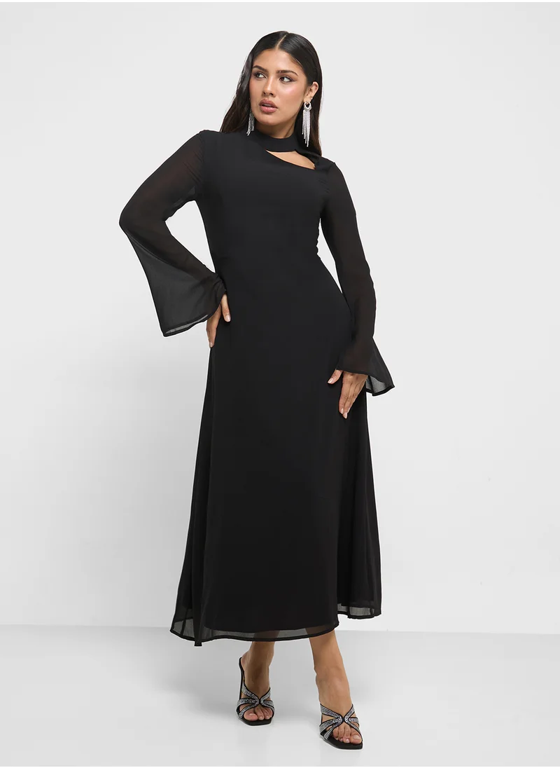 خزانة Dress With Asymmertic Neckline
