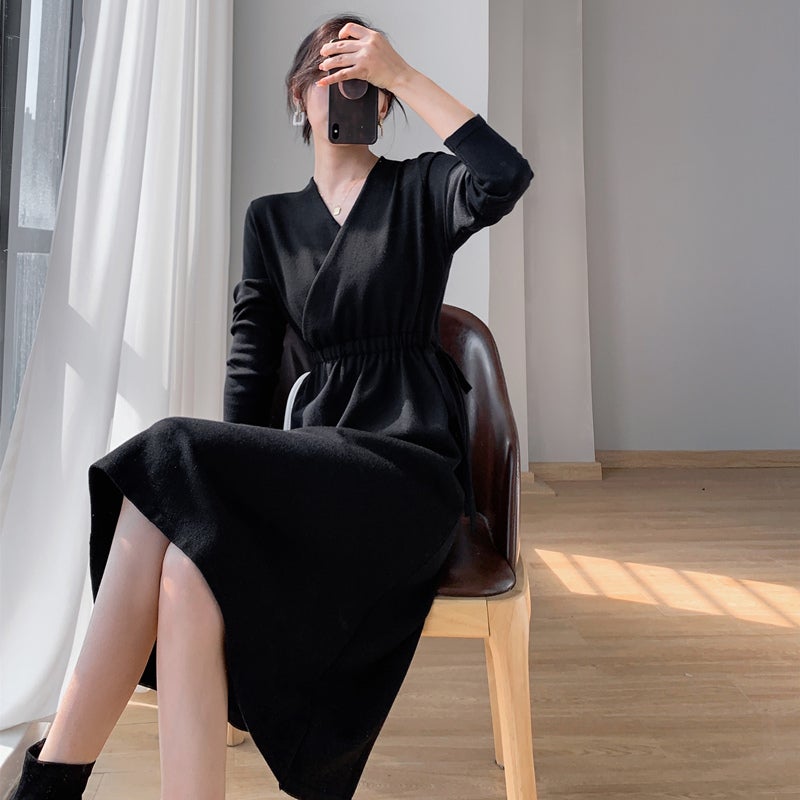 Black knitted dress womens autumn 2023 new slim fit slimming underwear sweater dress tight waist A- line skirt Black