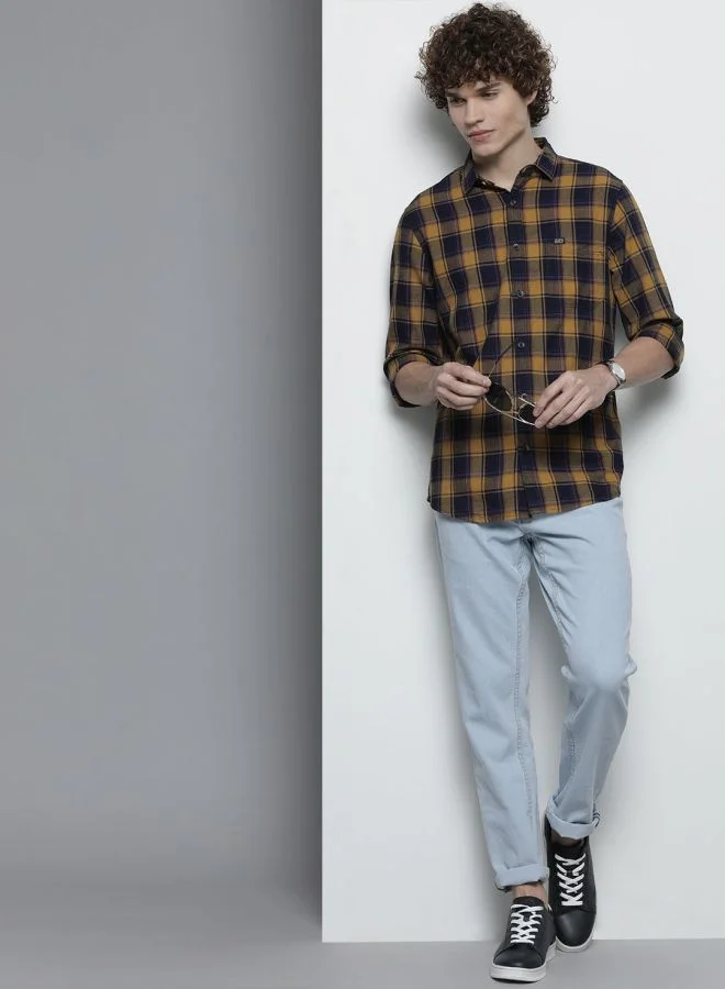 The Indian Garage Co Men Slim Fit Checkered Full Sleeves Spread Collar Casual Shirt