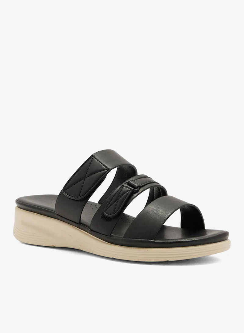 فينتشي صندل بكعب عريض متوسط الارتفاع وأشرطة متعددة