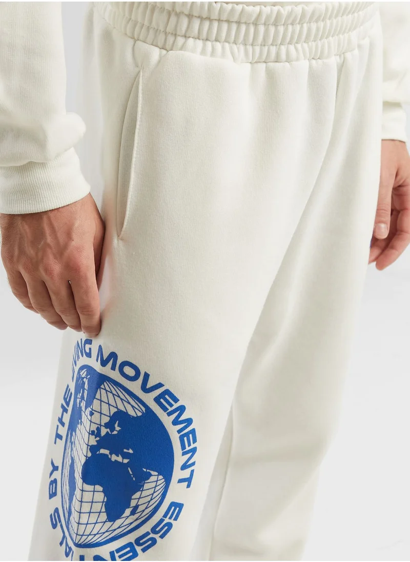 The Giving Movement The Regular Fit Classic Sweatpants