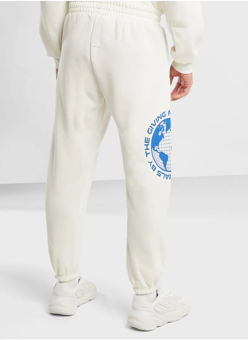 The Giving Movement The Regular Fit Classic Sweatpants