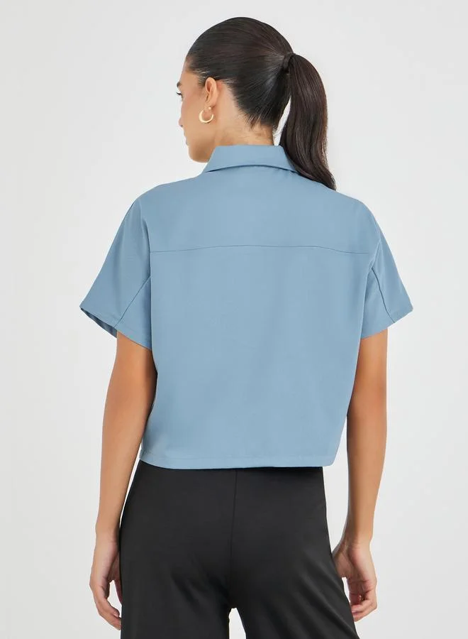 Styli Styli Solid Spread Collar Front Zipper Crop Shirt