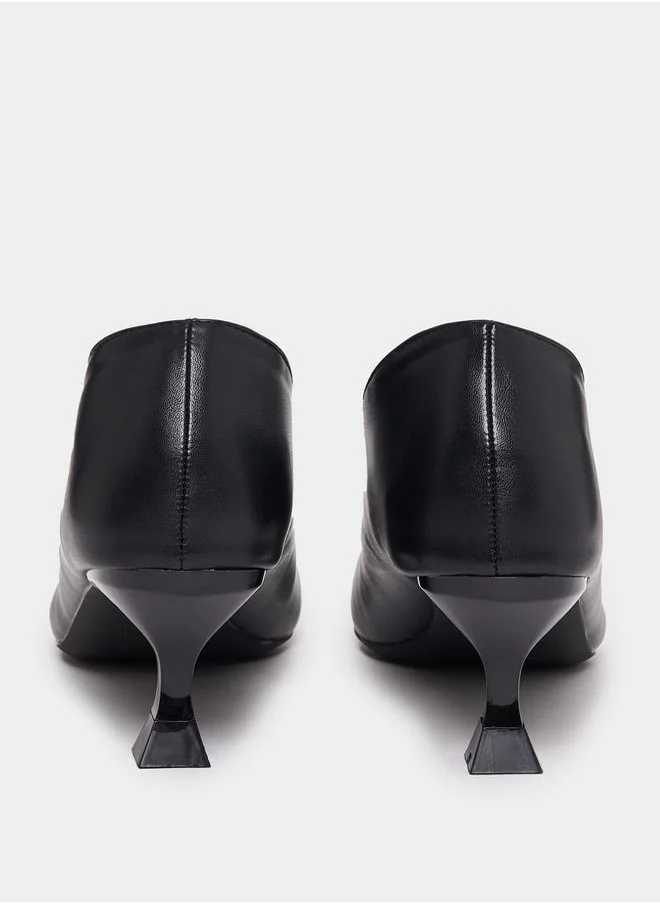 Styli Pointed Toe Kitten Heel Pumps