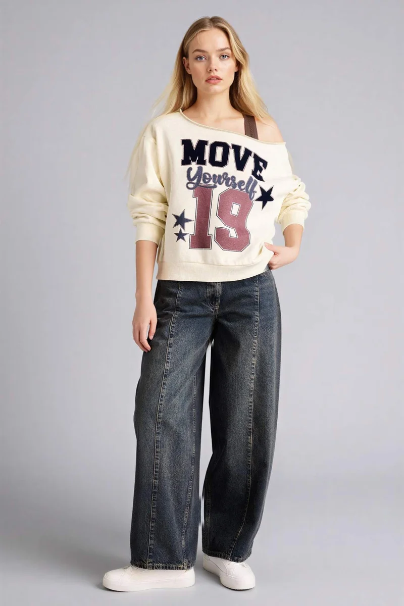 ديفاكتو Oversize Fit Printed Long Sleeve Sweatshirt