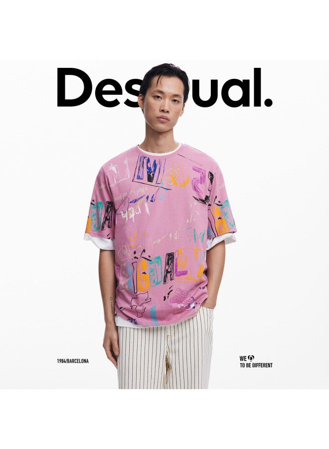 DESIGUAL تي شيرت رجالي بأكمام قصيرة وياقة دائرية مع طباعة حروف جرافيتي متعددة الألوان - مجموعة ربيع/صيف 2025 - Image 3