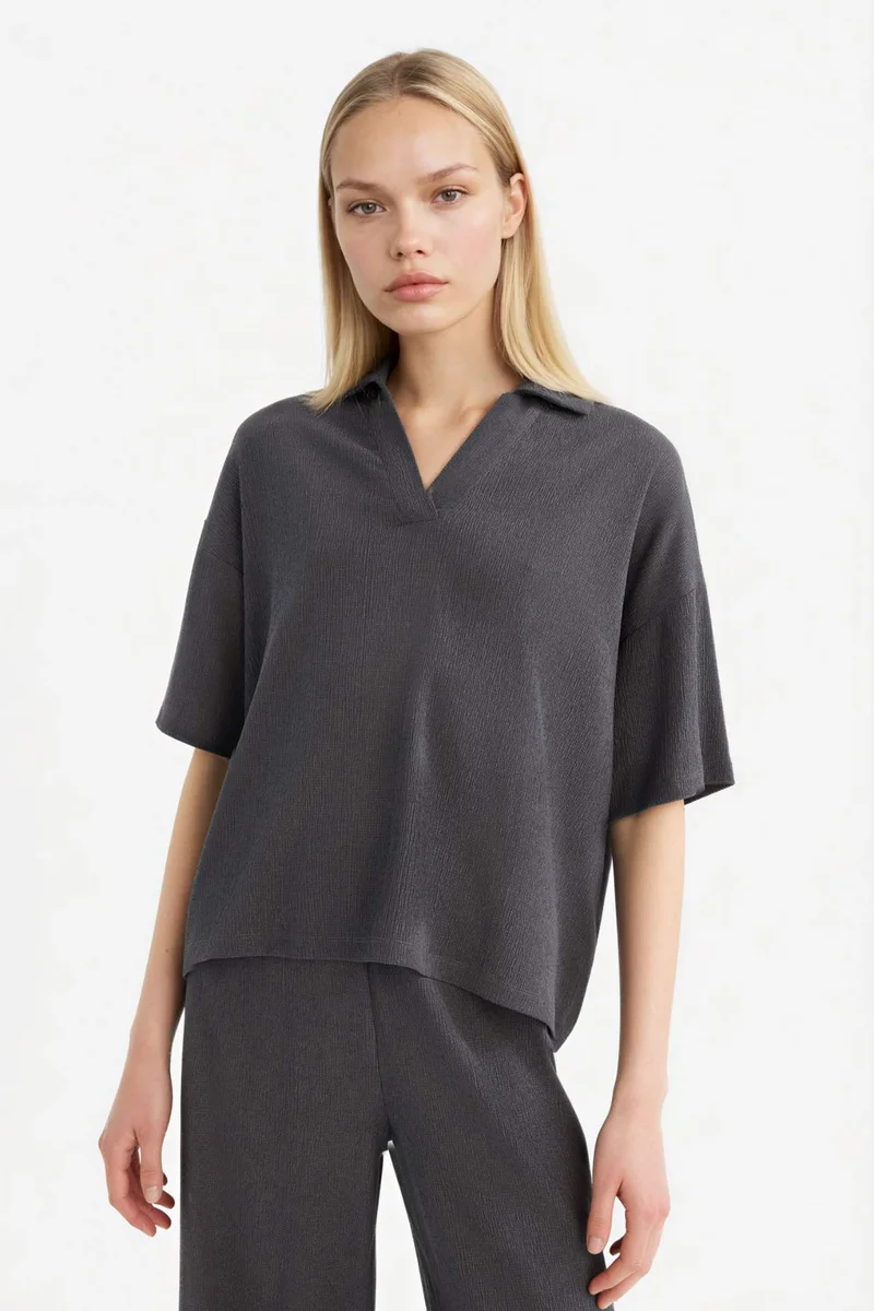 ديفاكتو Relax Fit Polo Collar Short Sleeve T-Shirt