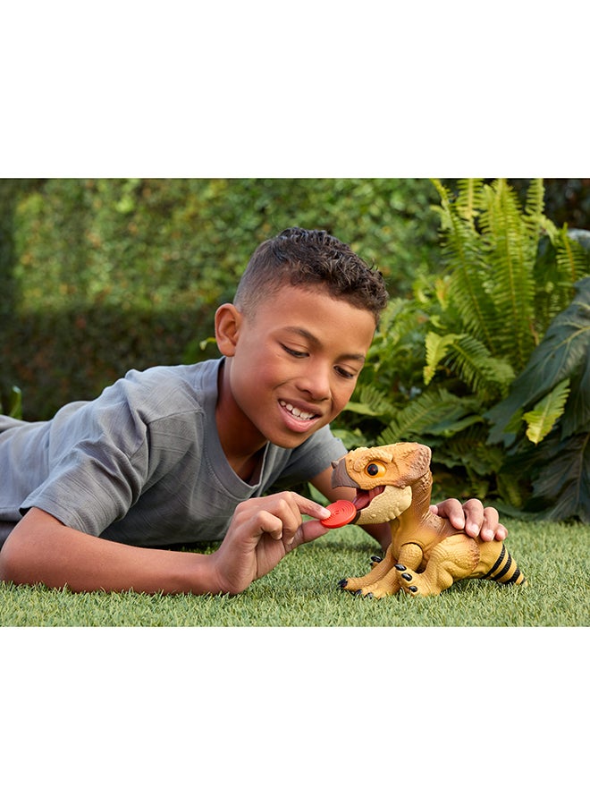 JURASSIC WORLD Mattel Jurassic World Rebirth Primal Protector Aquilops Dolores Interactive Dinosaur Toy With Attack Action & Sounds, Pet-Style Electronic Figure With Food Accessory - Image 2