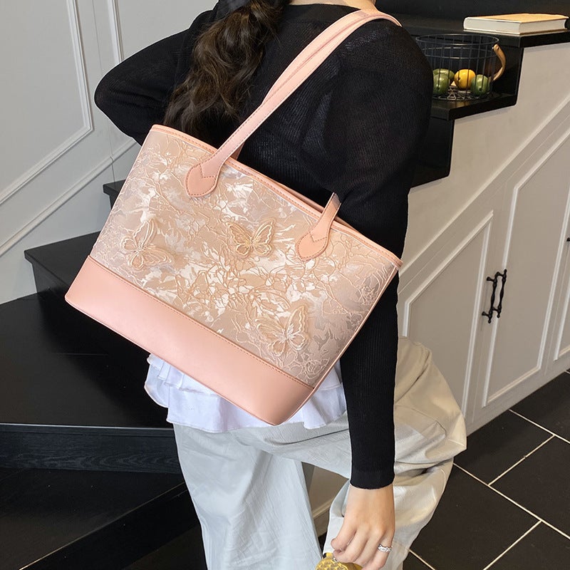 Sweet Style Embossed Butterfly Embroidered Armpit Women'S Bag Large Capacity Versatile Commuter High-End Shoulder Bag - Image 3