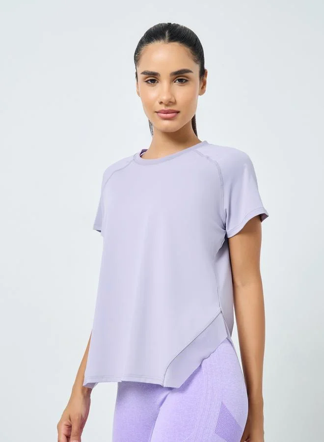 ستايلي اكتيف بلوزة بقصة سائبة وتداخلات شبكية