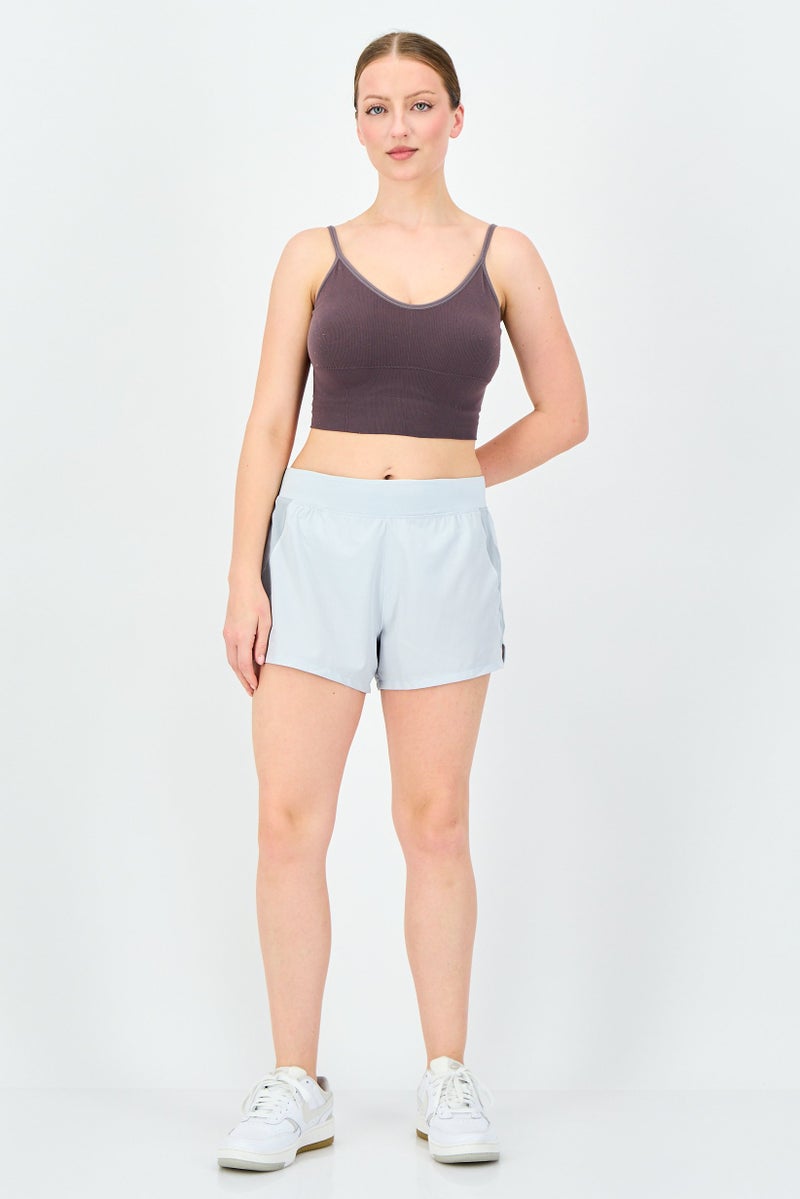 UNDER ARMOUR شورتات جري رياضية للنساء، رمادي فاتح - Image 4