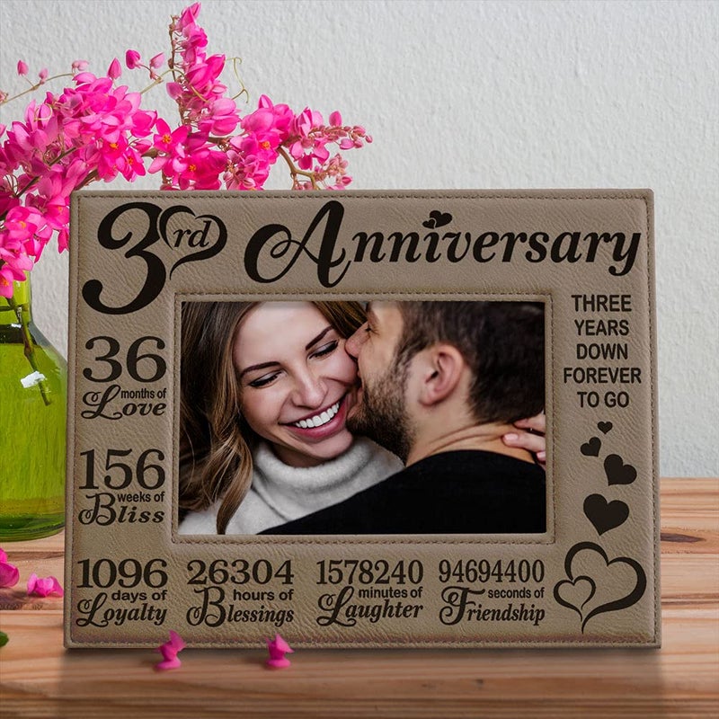 كيت بوش Kate Posh الذكرى السنوية الثالثة لزواجنا 3 سنوات 3 سنوات من هدايا الزواج للزوجين الثالثين - إطار صورة جلدية محفورة (4 × 6 أفقي) - Image 2