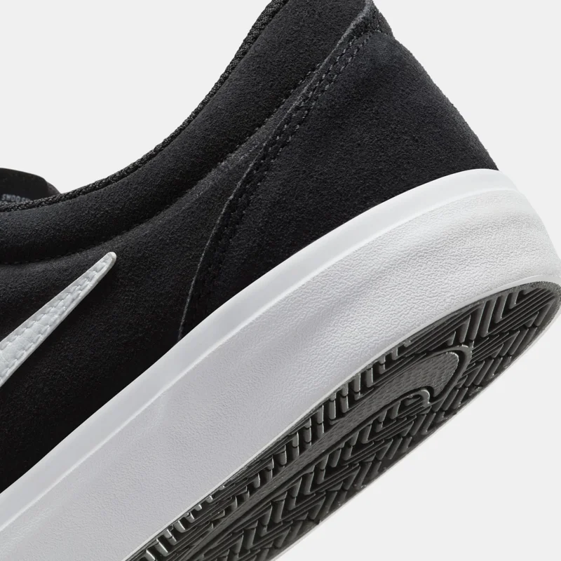 Nike Black Men's SB Charge Suede Shoes for Men | Best Price UAE
