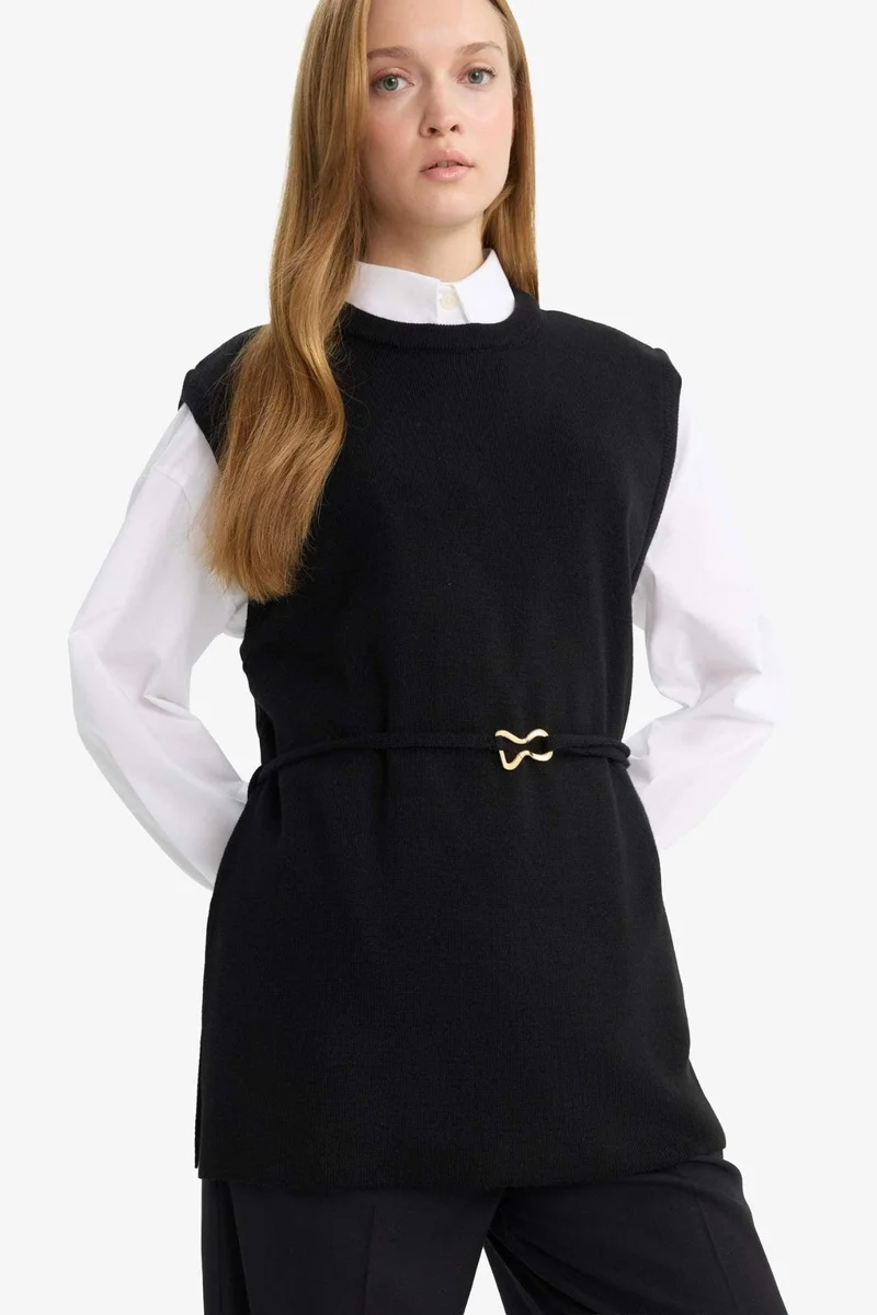 ديفاكتو Crew Neck Belt Detail Knit Vest