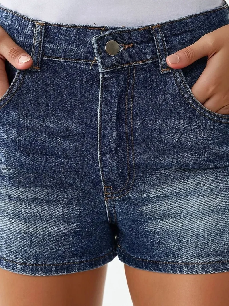 زوبعة شورت جينز ممزق بخصر عالٍ