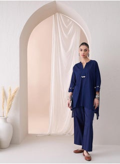 Femmella Textured Dobby High Low Kurta with Straight Pant Co-Ords by Styli  - Image 3