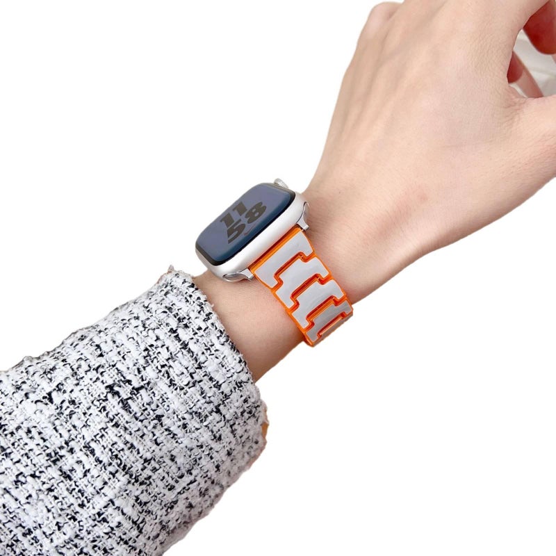 AD سوار ساعة ذكية سوار راتنج متوافق مع Apple Watch بملاءمة قابلة للتعديل وحزام بديل للاستخدام اليومي باللون أسود قابل للتعديل باللون الأسود - Image 5