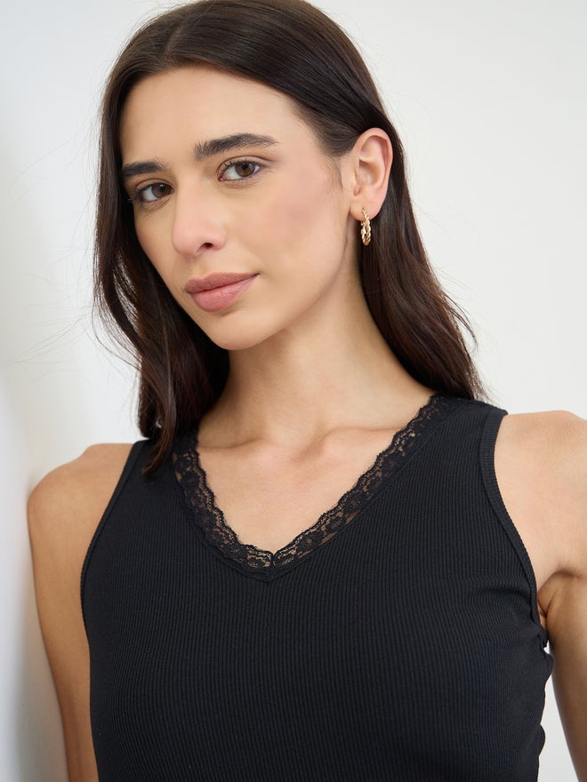 Styli Black Ribbed Lace Trim Tank - Image 4