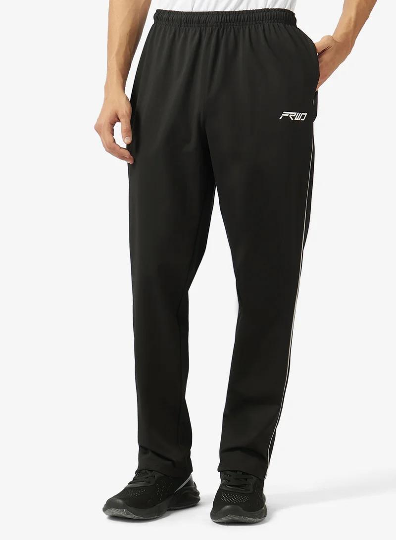 فورورد بنطال رياضي بقصة عادية مع أنابيب عظمية