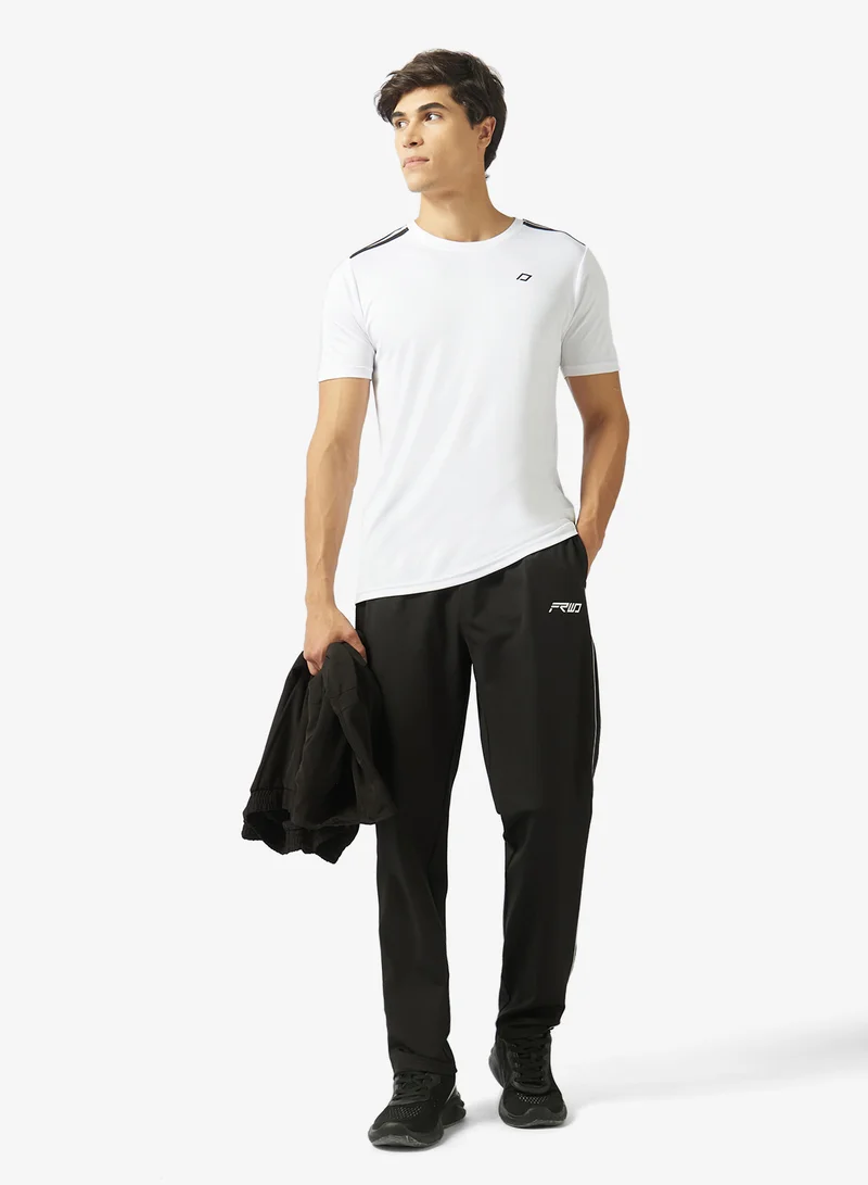 فورورد بنطال رياضي بقصة عادية مع أنابيب عظمية